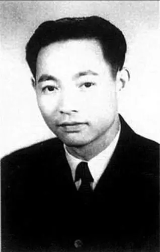 “10元小费”，金庸爱上小29岁的女侍应，妻子朱枚知道后提2要求