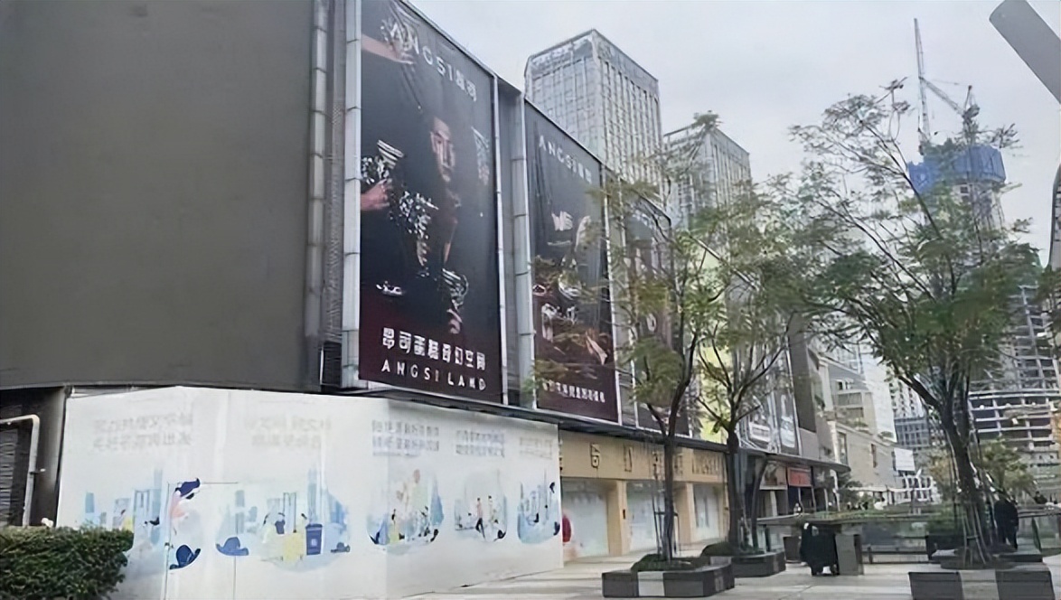 一个蛋糕1314万，中国首家1亿网红店凉了，搬出易烊千玺也没用