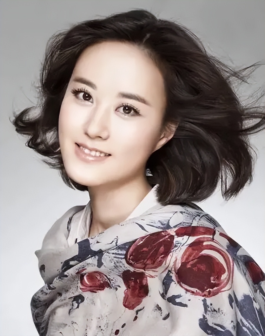 央视八位未结婚的女人,央视十大美女主持人轶事