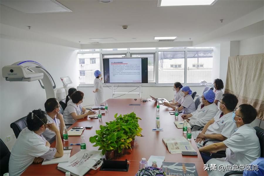 点赞!陈静瑜率胸外科团队为七旬肺癌患者施手术迎来希望的曙光