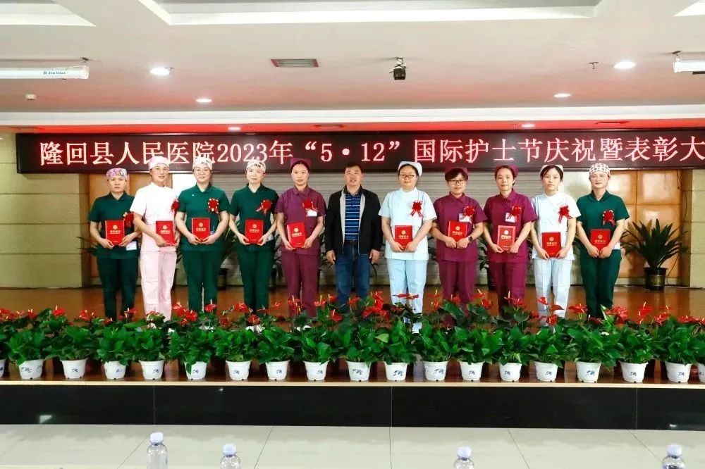 发展护士队伍改善护理服务的感悟,发展护士队伍改善护理服务1500字