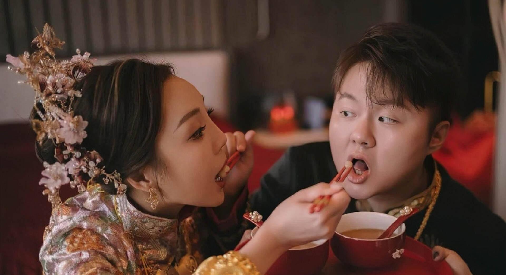 香港富豪千金婚礼,香港结婚戴金器