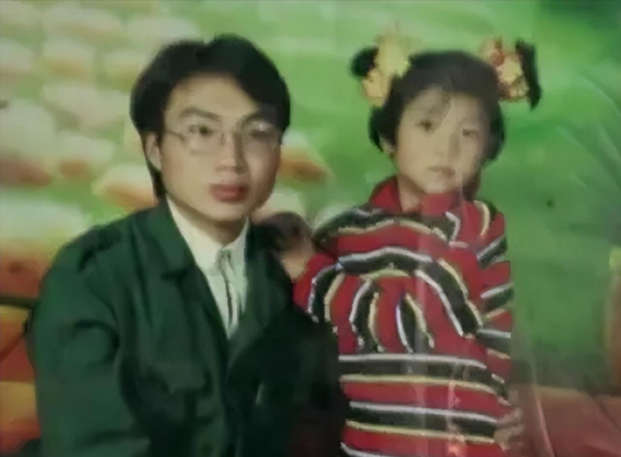 洪战辉12岁独自撑起家庭,洪战辉扛着废品上了火车