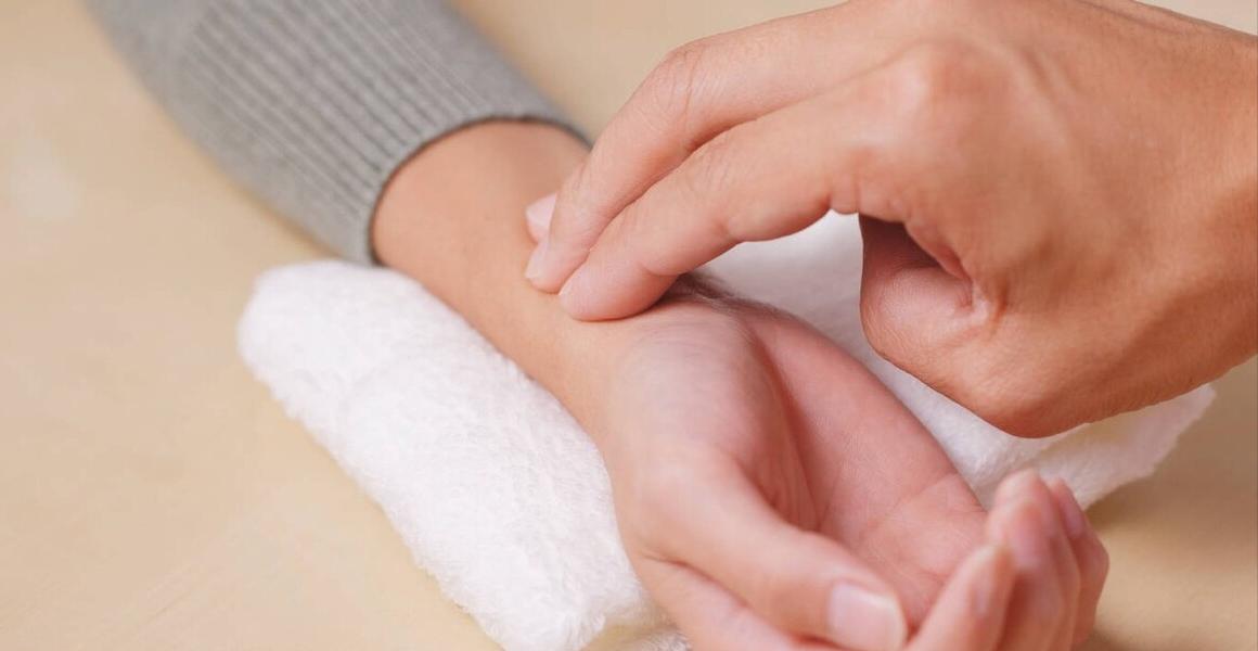 气滞血瘀肾虚多囊卵巢,20岁多囊停经怎么治疗