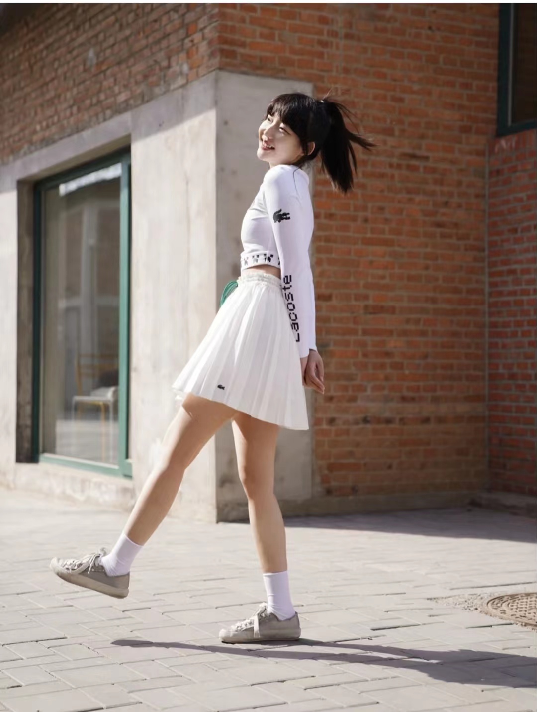 短款百褶短裙的10种搭配方法冬季,灰色短款百褶半身裙怎么搭配上衣