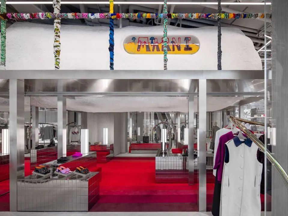 中*旗国**舰首店落地上海,MARNI如何赢得本土线下战场?