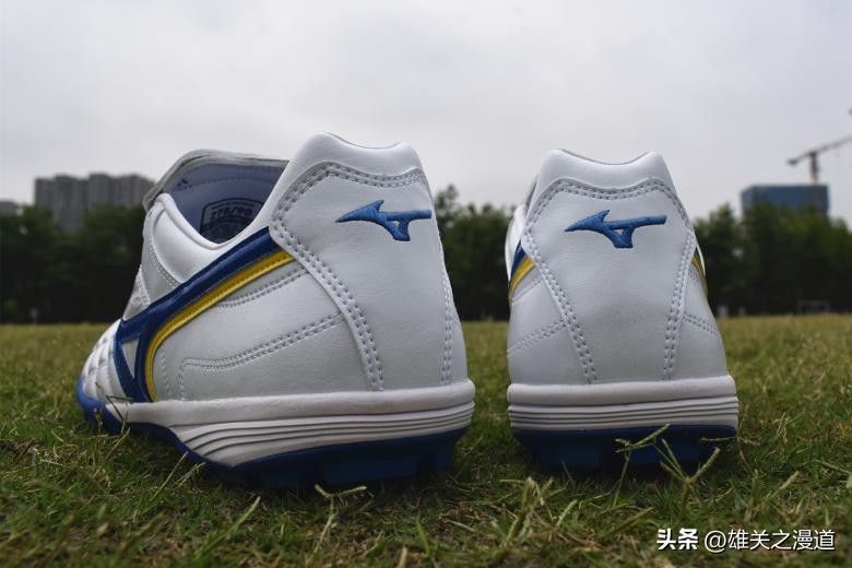 夏季重温2002世界杯的荣光，美津浓MIZUNOWAVECUPLEGENDAS足球鞋