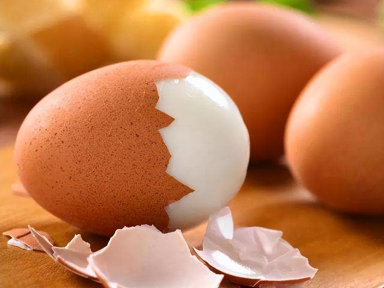 发烧时是否可以吃鸡蛋,发烧时能喝牛奶吃鸡蛋吗