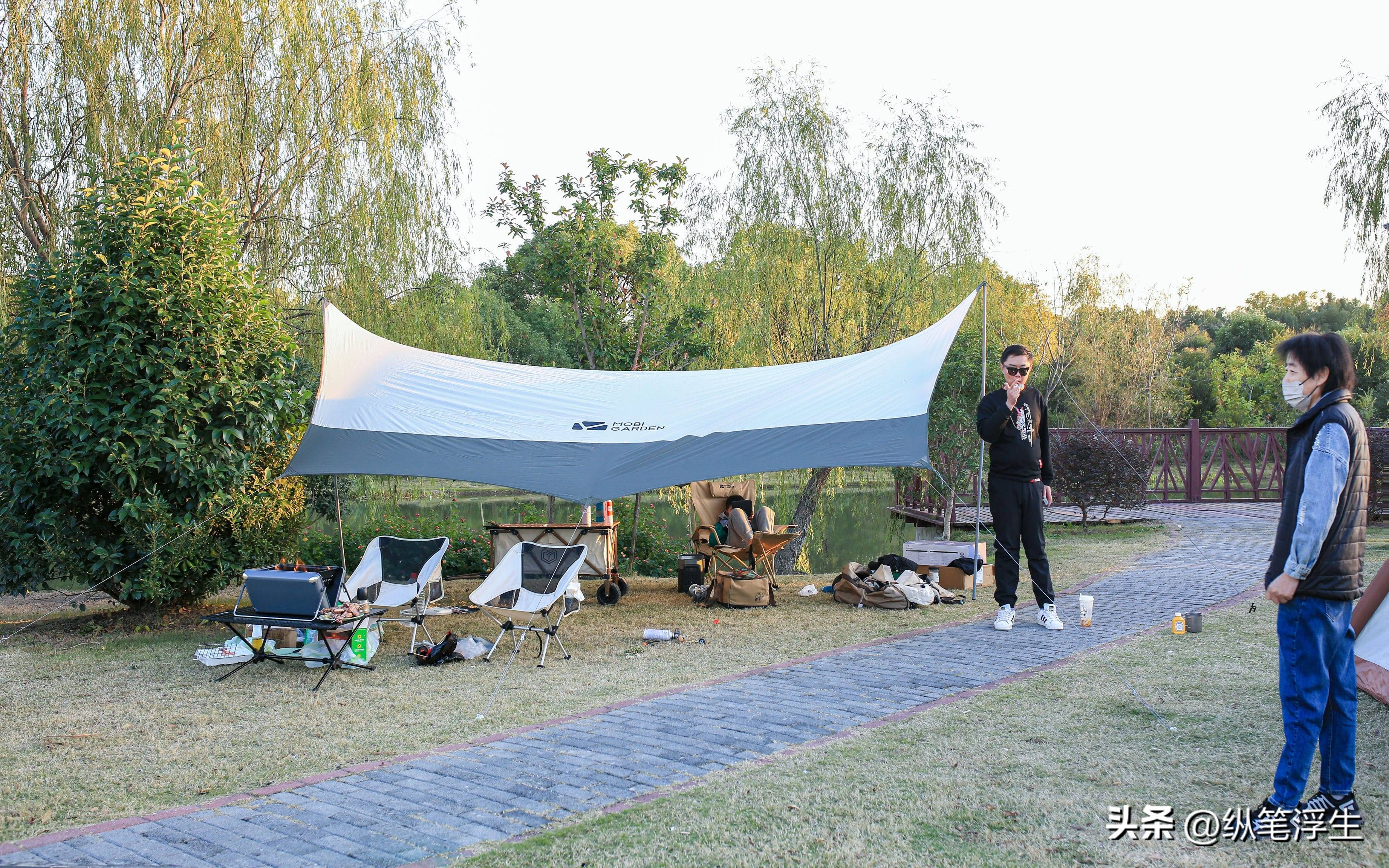 户外露营睡垫选蛋巢还是气垫,户外露营过夜买多厚的睡垫合适