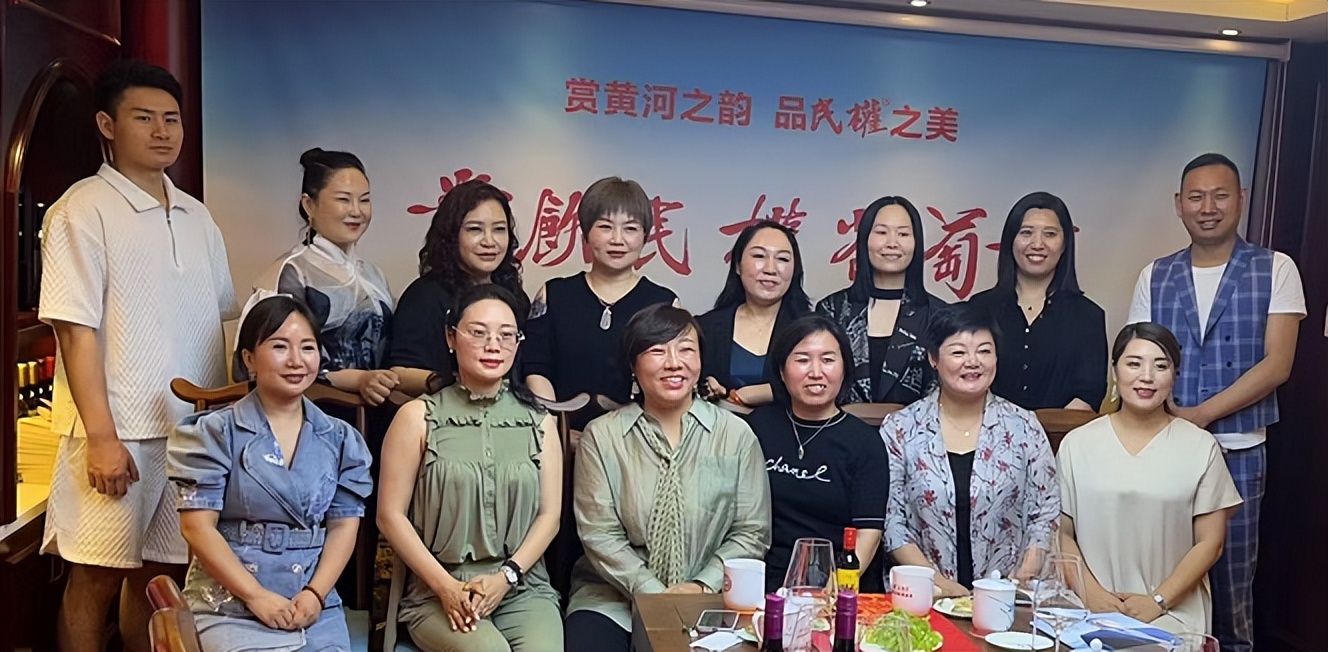 郑州女企业家协会副会长,潘刚天明民权葡萄酒有限公司