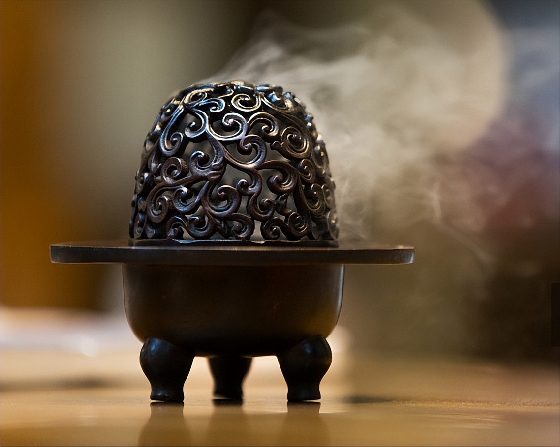 道家香炉里的香灰满了怎么处理,香炉里的香灰多了怎么处理