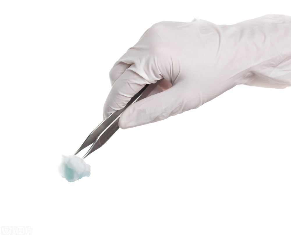 孩子发烧抽搐家长千万不要这样做,孩子发烧千万不要用冰枕和冷毛巾