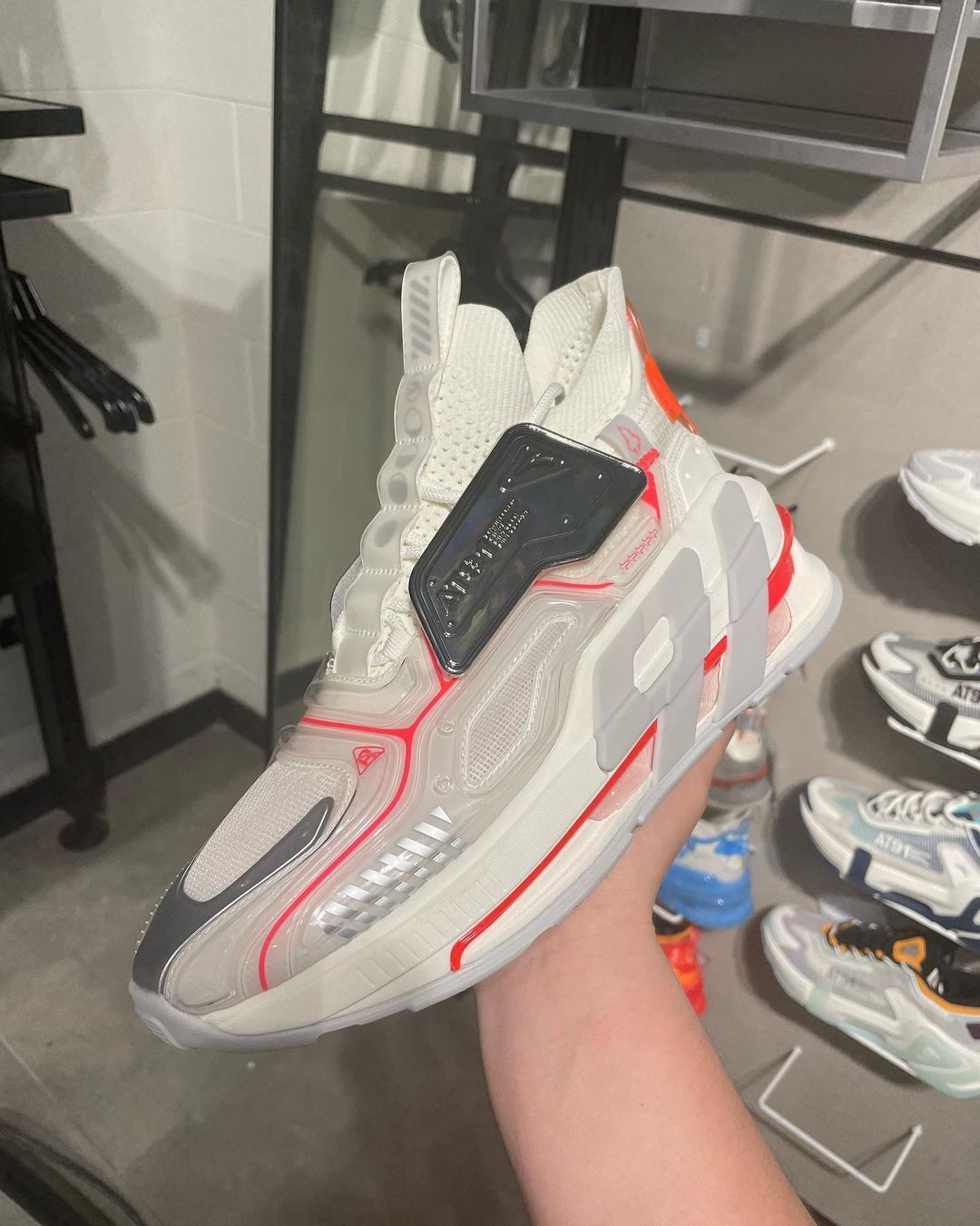 谷爱凌同款跑鞋,安踏冠军跑鞋2代pro谷爱凌配色