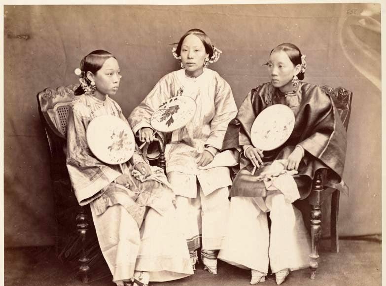 【晚清*楼青**旧影观】媚态百出，丰乳肥臀，尽显女子风情！