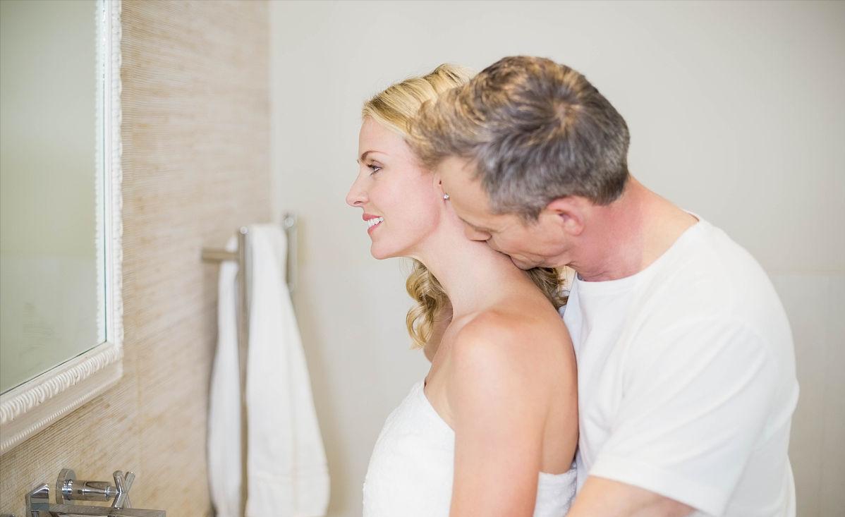 妻子和丈夫同房，被丈夫“种草莓”，第二天匆匆赶到医院，为何？