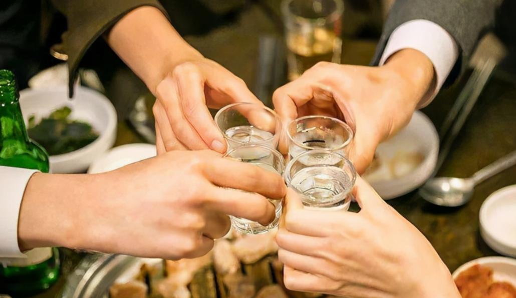 酒局上别人劝酒怎么办,酒局如何避免劝酒