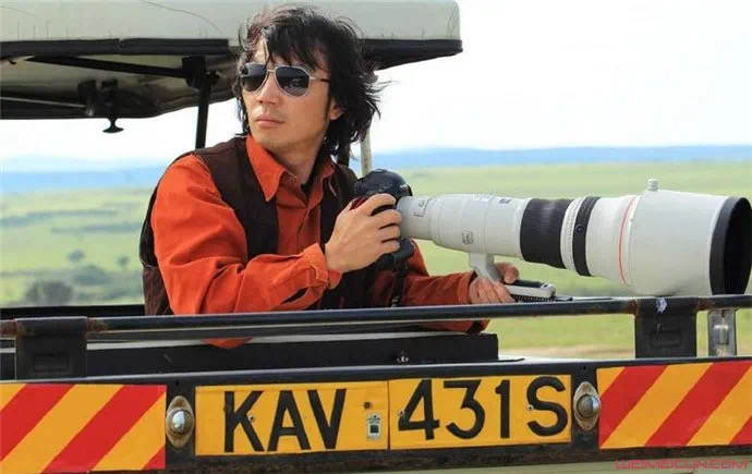 54岁四川男人，开蛋糕店身家20亿，离婚后玩摄影去过53次非洲