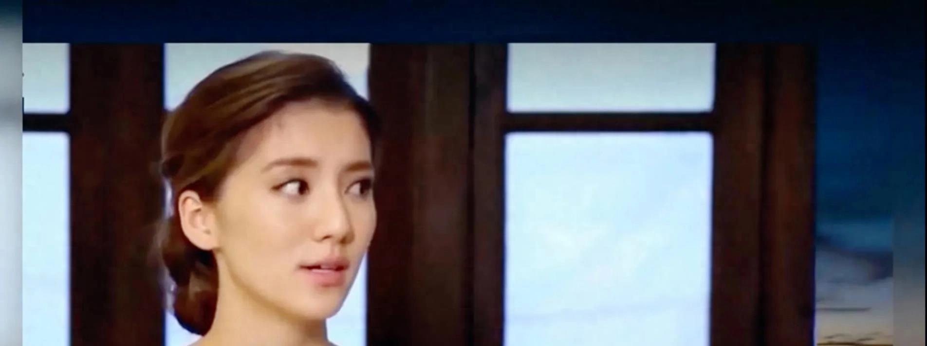 某女演员因不穿内衣而引发争议，被网友嘲讽后，某君主用7字回应