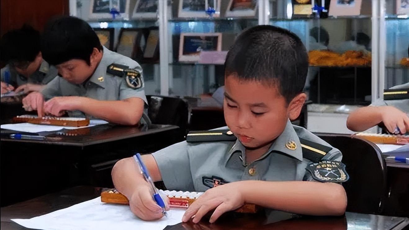 河南8岁男孩被招进特种部队,河南一神童八岁成为特种兵