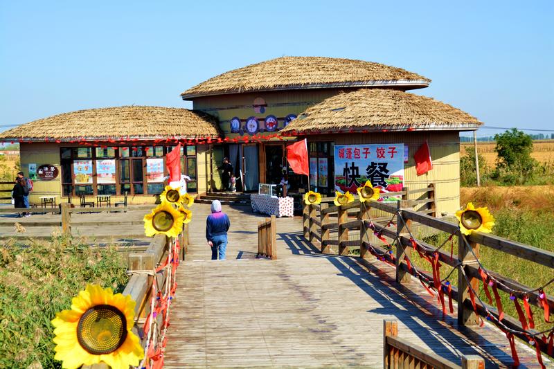 辽宁盘锦在哪个地方,去盘锦旅游哪里好