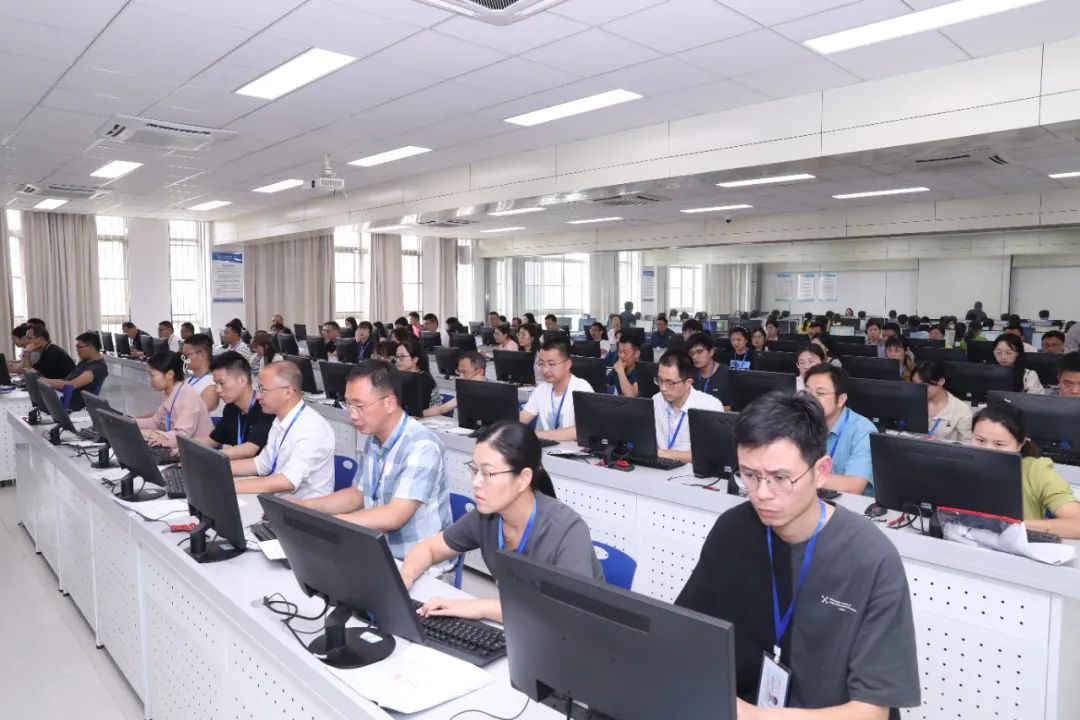 高考评卷进展如何直击安徽评卷,高考评卷谁在评