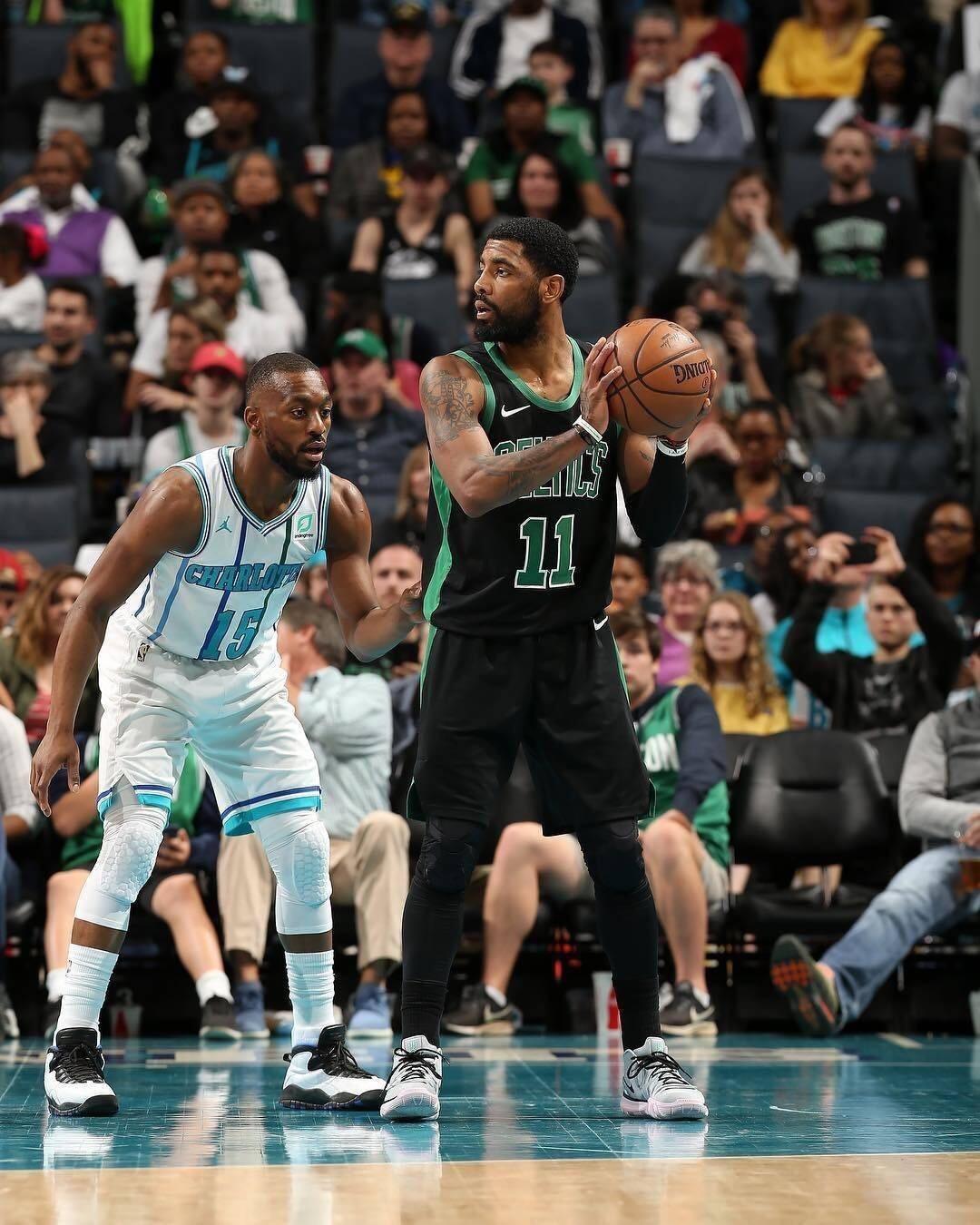 凯里欧文穿过哪些球衣,欧文踩凯尔特人logo穿的什么球鞋