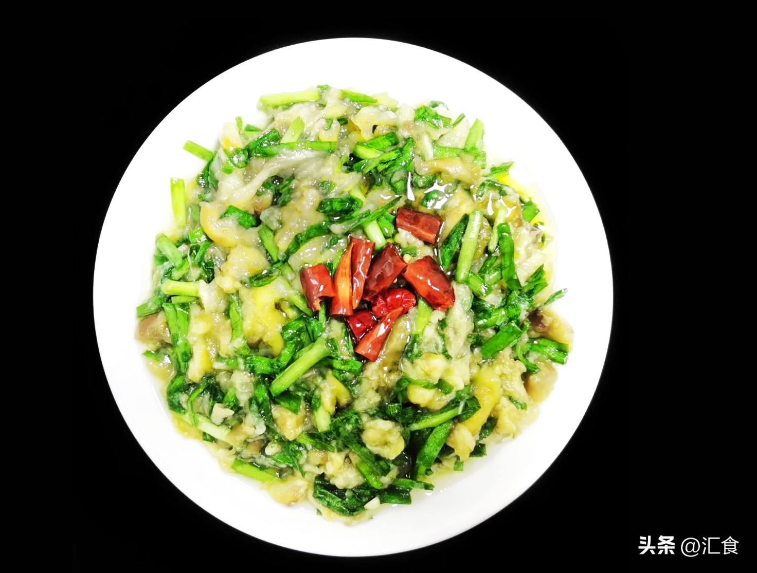 韭菜花炒鱿鱼虾仁干鲍鱼,虾仁鸡蛋白菜春卷