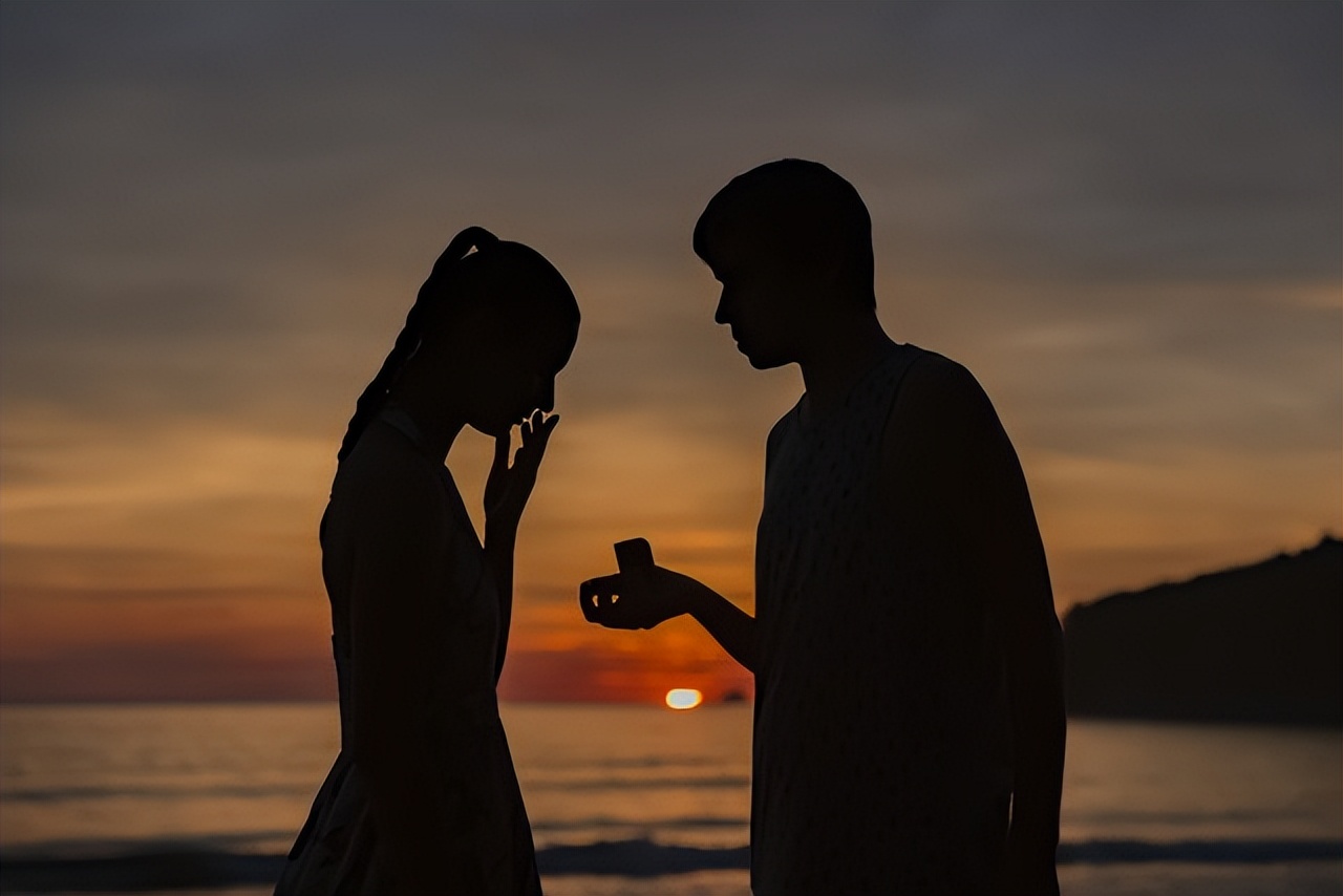 相恋七年发现丈夫出轨,女子与丈夫相爱11年发现出轨细节