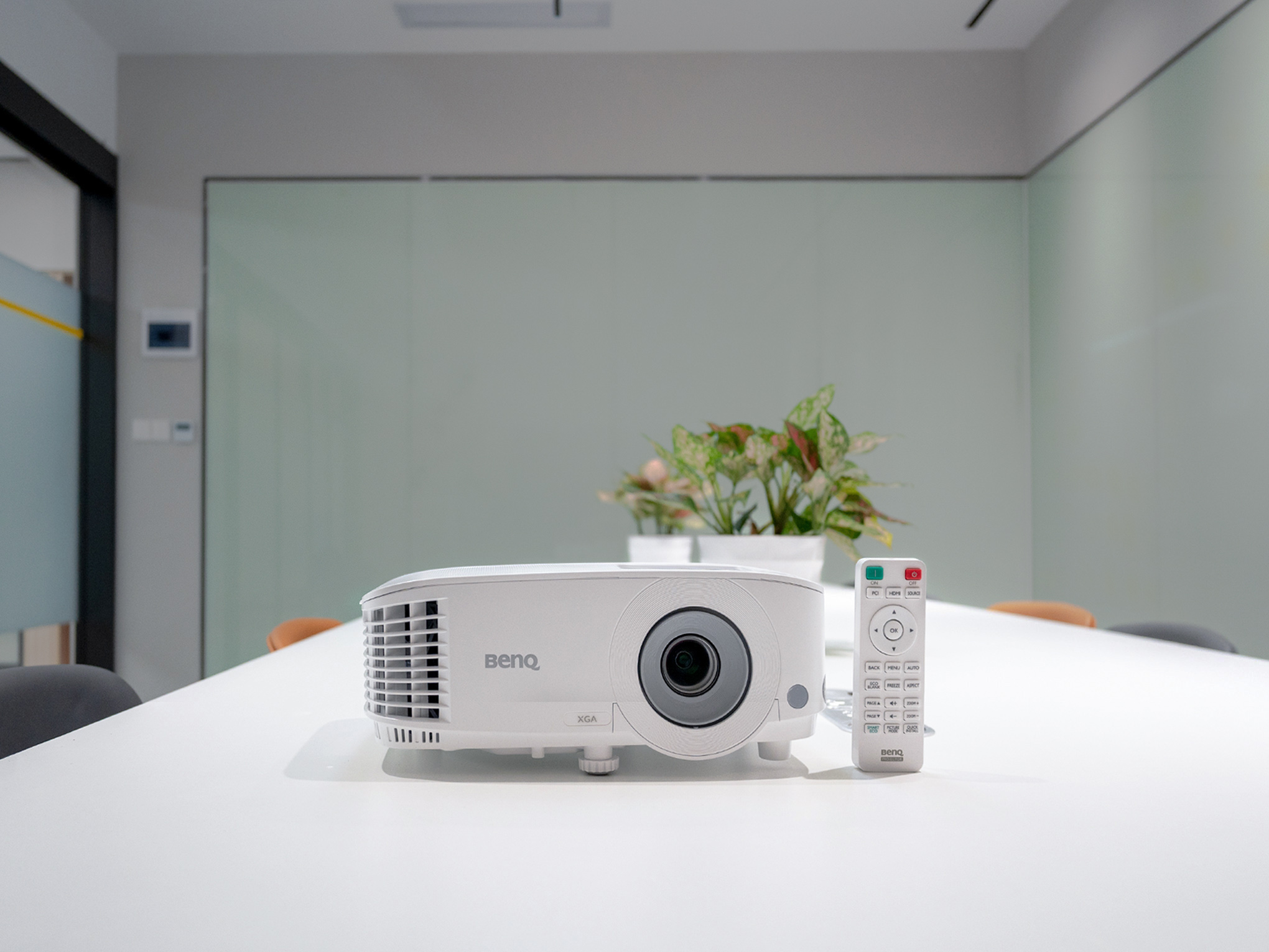 明基投影机MS560使用方法,投影仪明基mx560和e520怎么选择