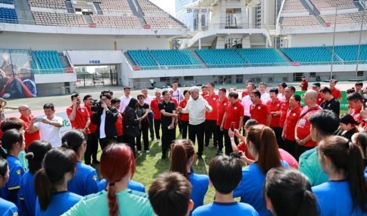 世界级足球教练米卢,中国足球教练米卢先生