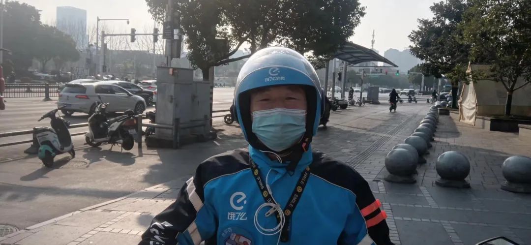 救人外卖小哥找到了,郑州送外卖小哥找到了没