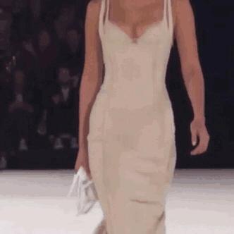 长着一张不高兴的脸怎么办,脸长得很难看该怎么办