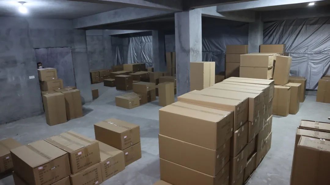 广州荔湾区假冒名牌鞋查处,山寨名牌鞋查获