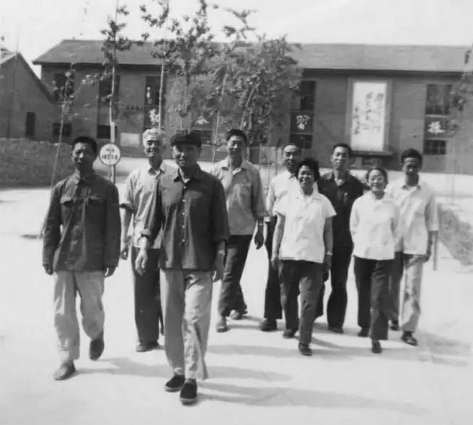 保定五中2：欲上课先清泥渍，溜校园初识五中