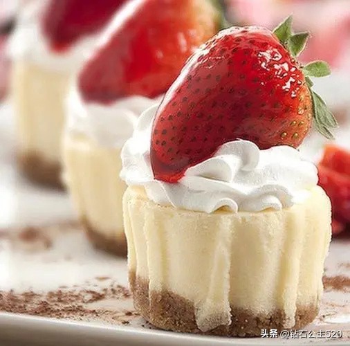 10年前，赵薇用3640万买下法国一个酒庄，每年卖出5万多瓶