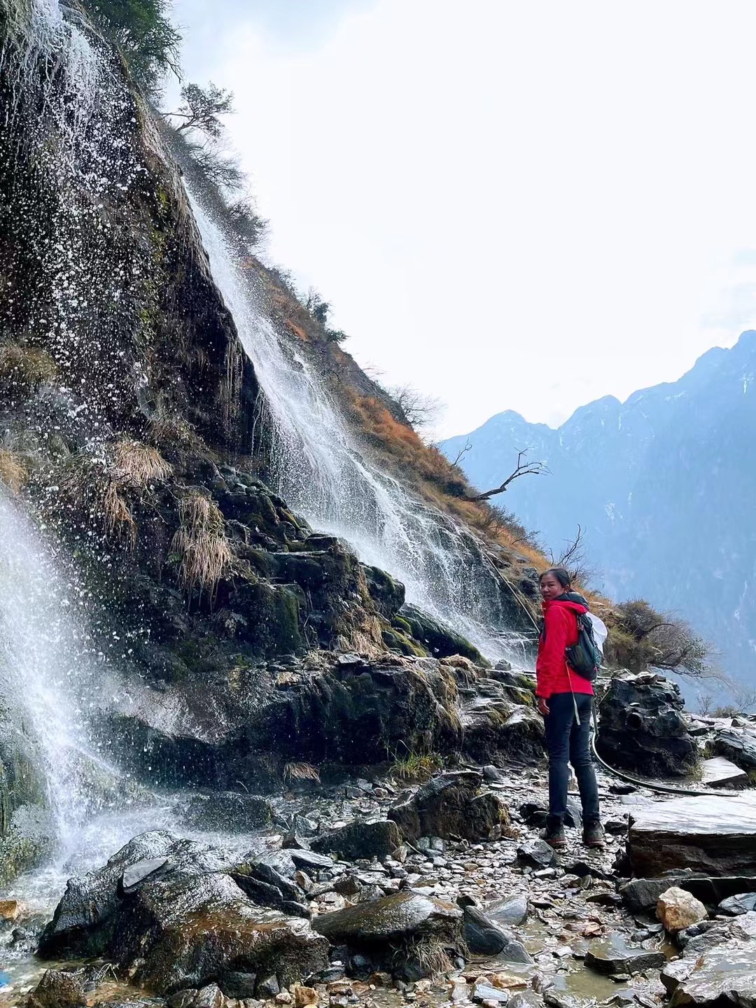 虎跳峡高路徒步最难走路段,虎跳峡高路徒步两日游在哪住宿