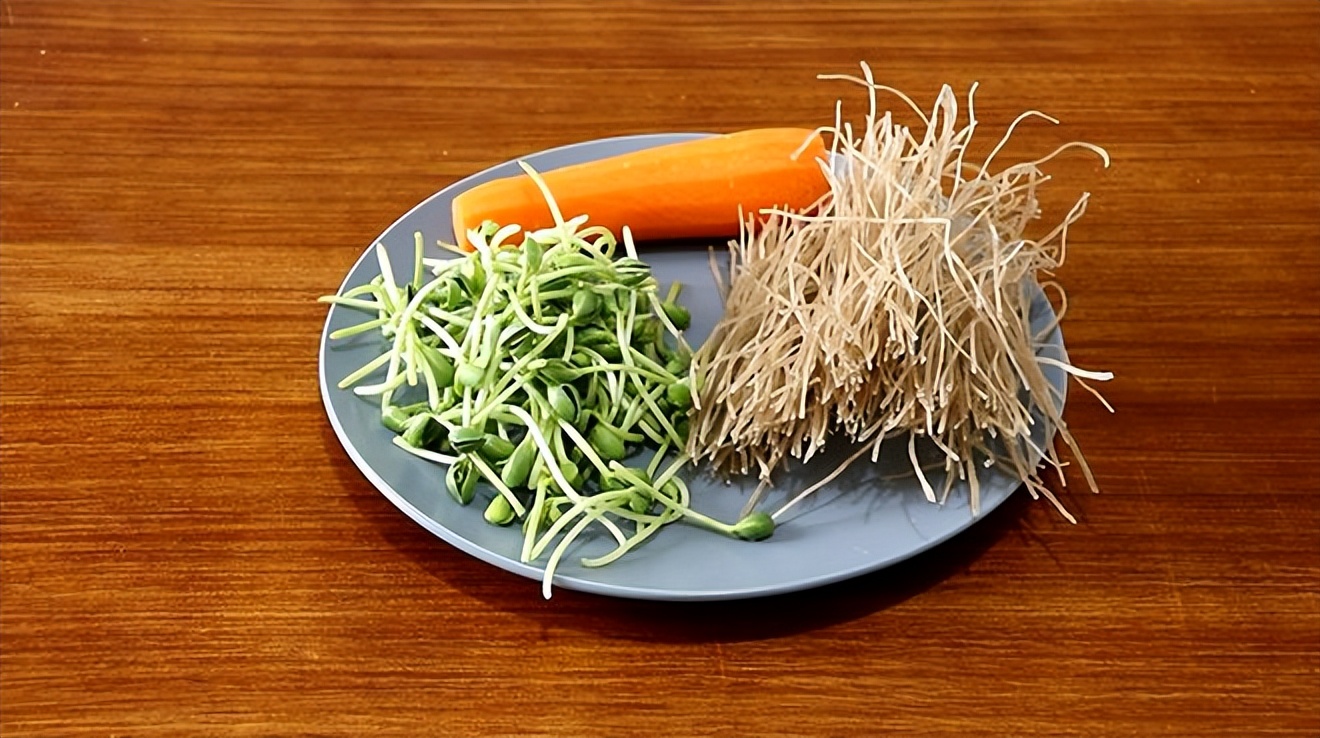 既能补水又能保护视力的食物,保护视力多吃含有什么的蔬菜呢