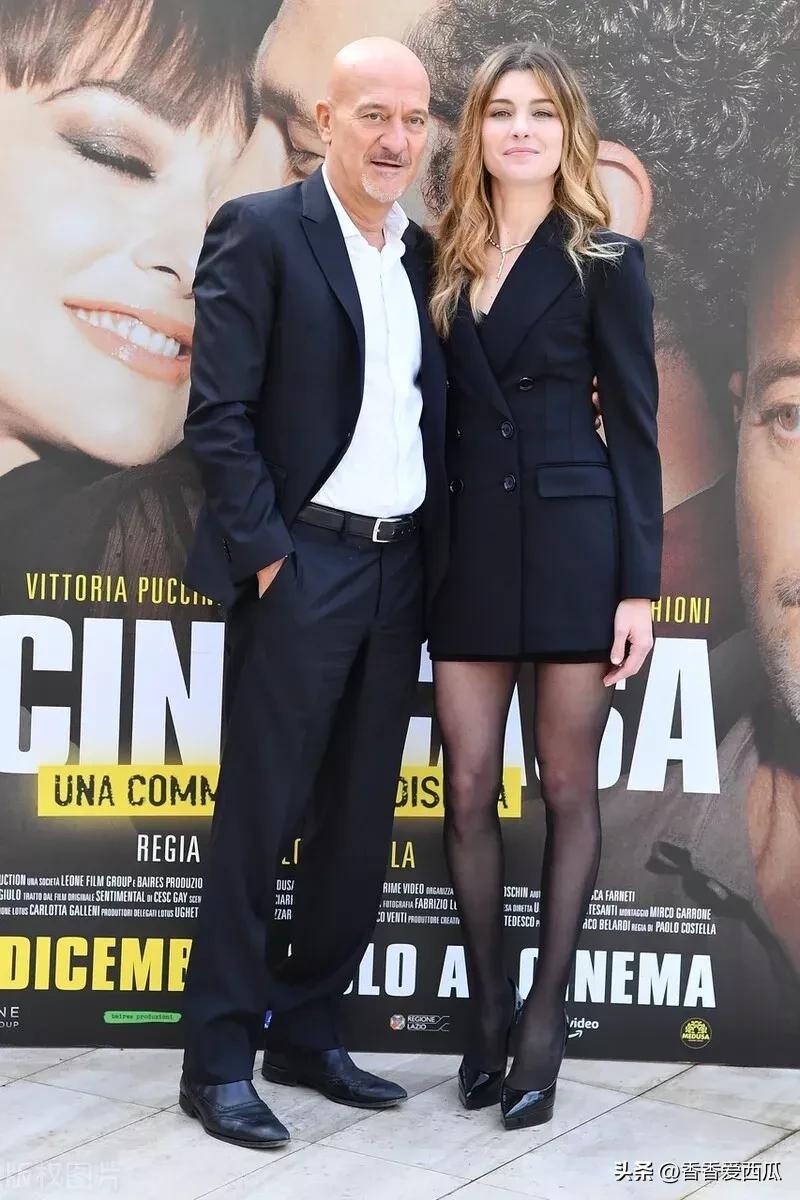 意大利女神维多利亚·普契尼风情万种