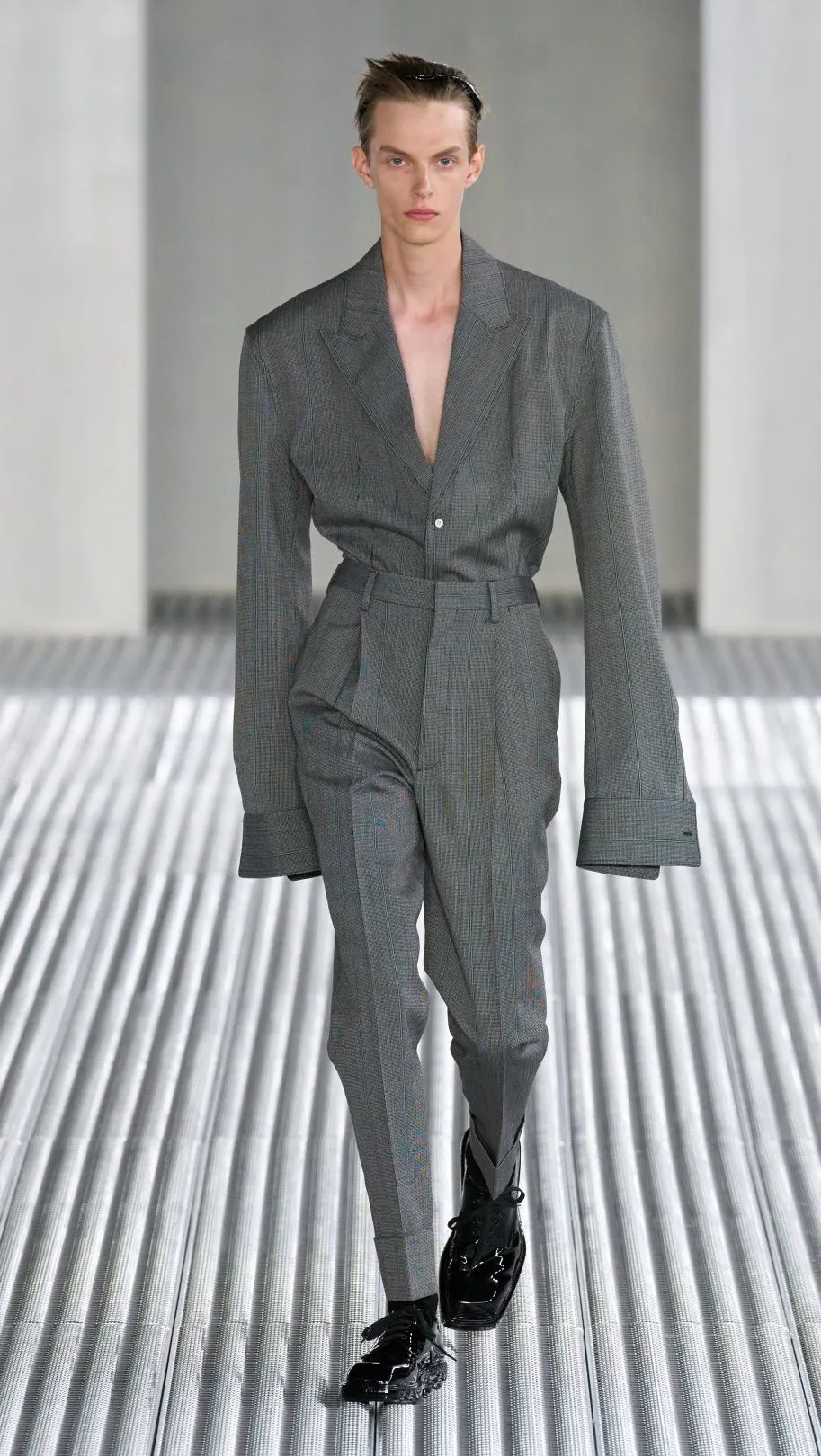 prada2024春夏男装时装秀明星,prada2024早春新款