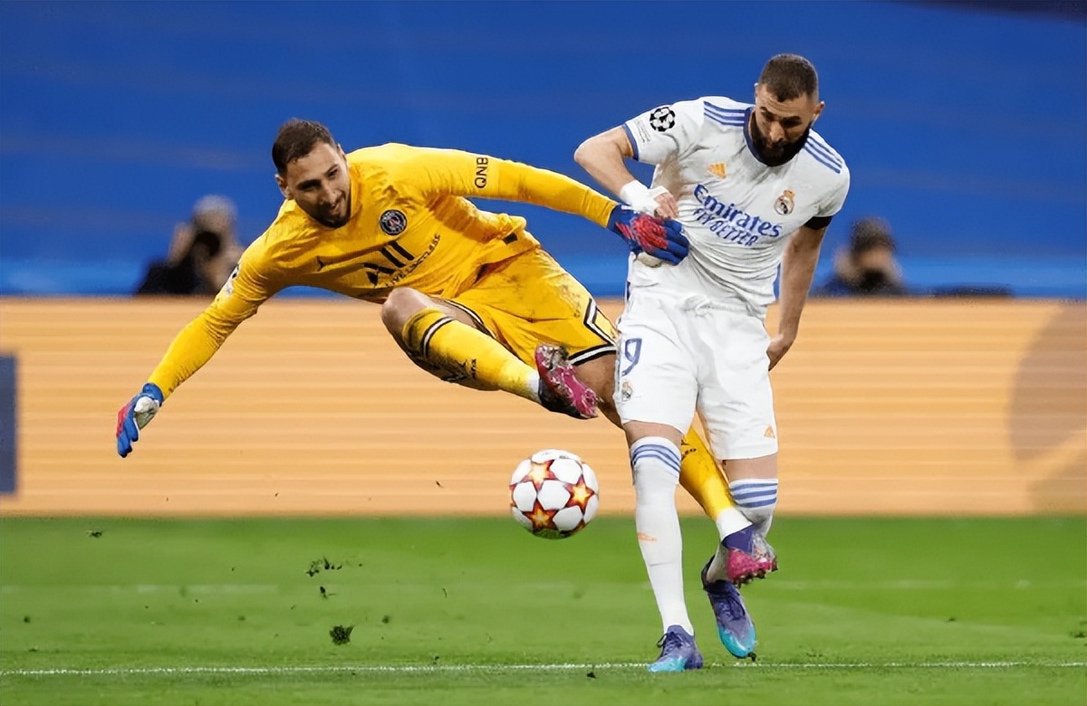 被本泽马逼抢失误的门将系列,欧冠门将失误本泽马