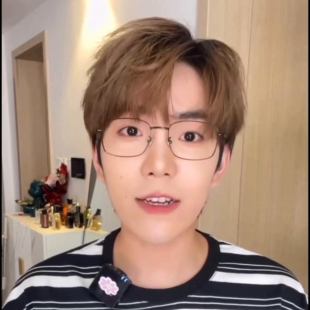 不知道自己适合什么发型？不知道男朋友适合什么发型？#...