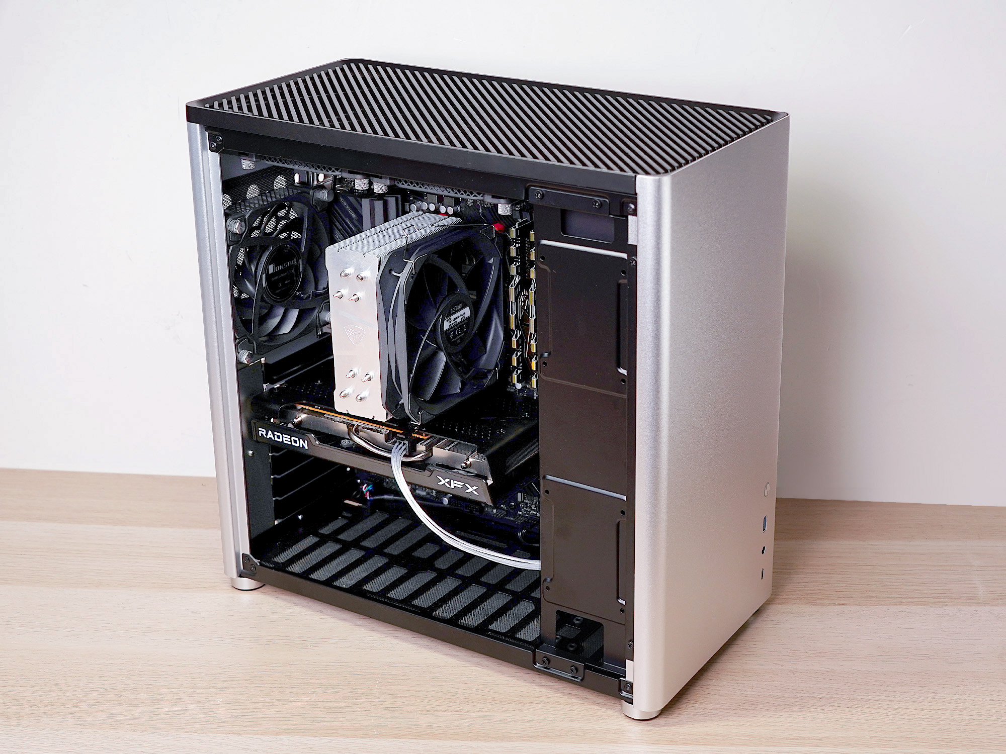 都2022年了，1080p分辨率下4GB显存够用吗？迟到的*X6R5**00XT评测