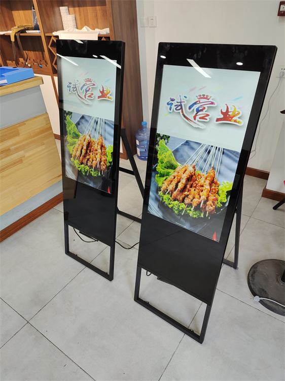 立式广告机有什么功能,特色立式广告机包括哪些