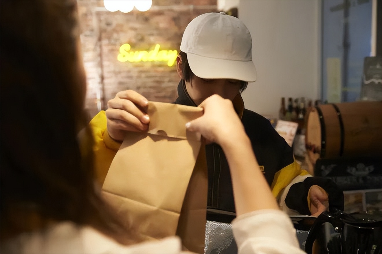 喜茶和奈雪配送费,喜茶奈雪的茶蜜雪冰城区别