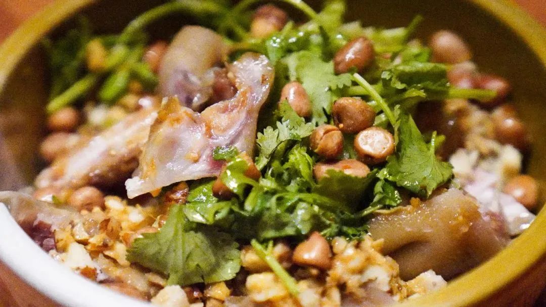 沙姜有一种特殊的香味,香甜的沙姜