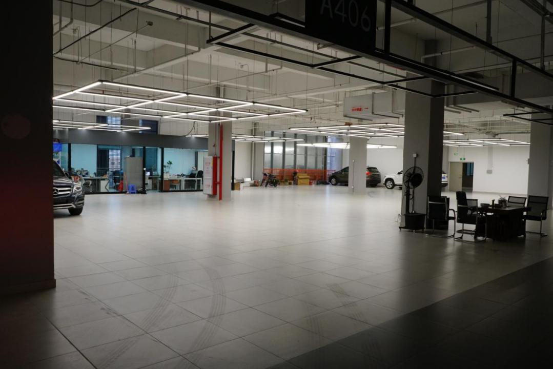 为了更多好车源，厦门站又偷偷升级场地了！