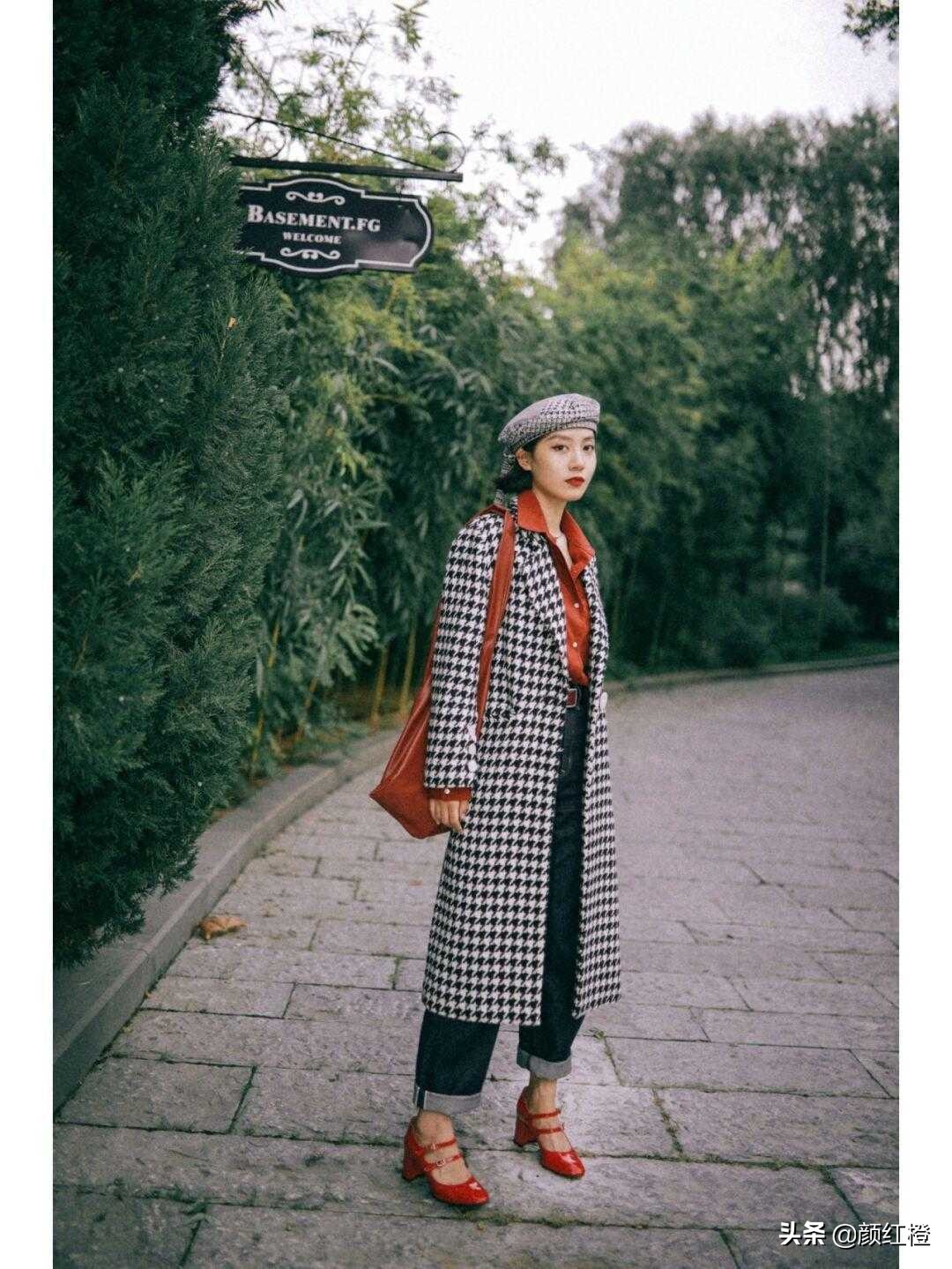 冬天黑色牛仔裤搭配男,冬天穿起来比较有型的牛仔裤