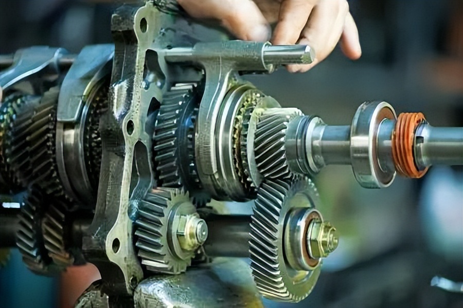 五种变速箱操作方式,纵置和横置变速箱区别