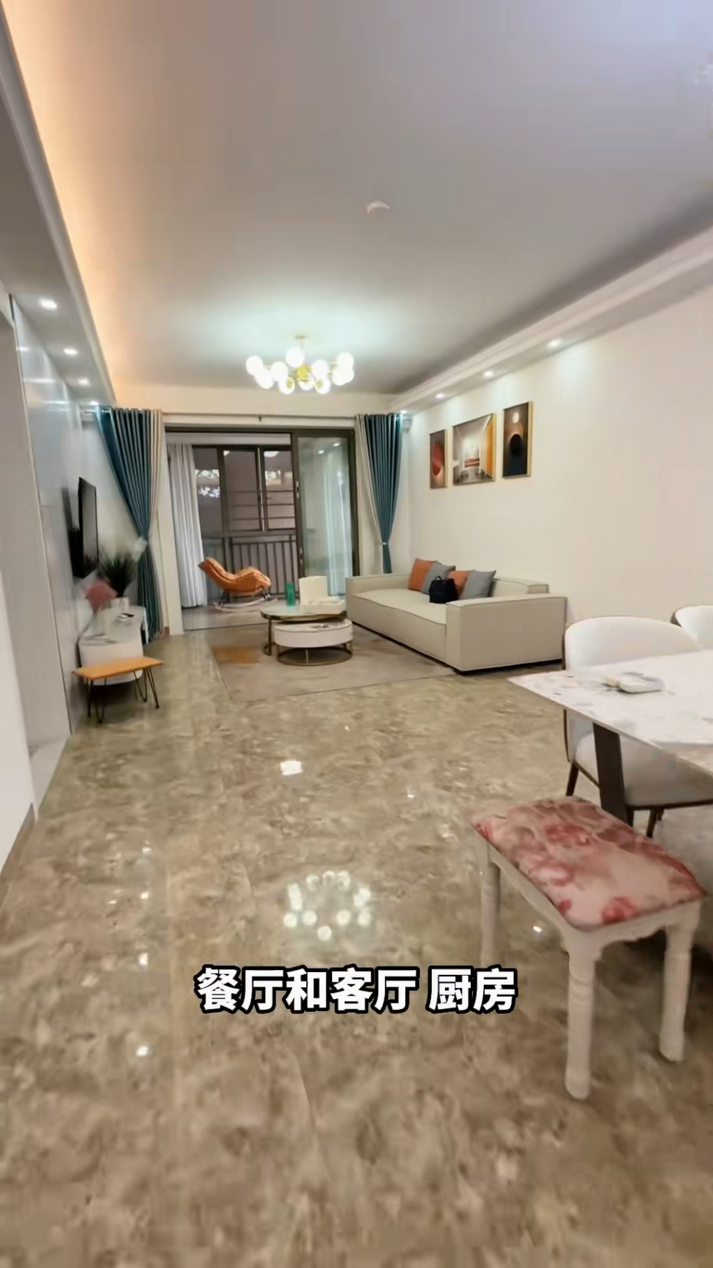 香港明星被曝搬离豪宅,香港51岁女星定居深圳