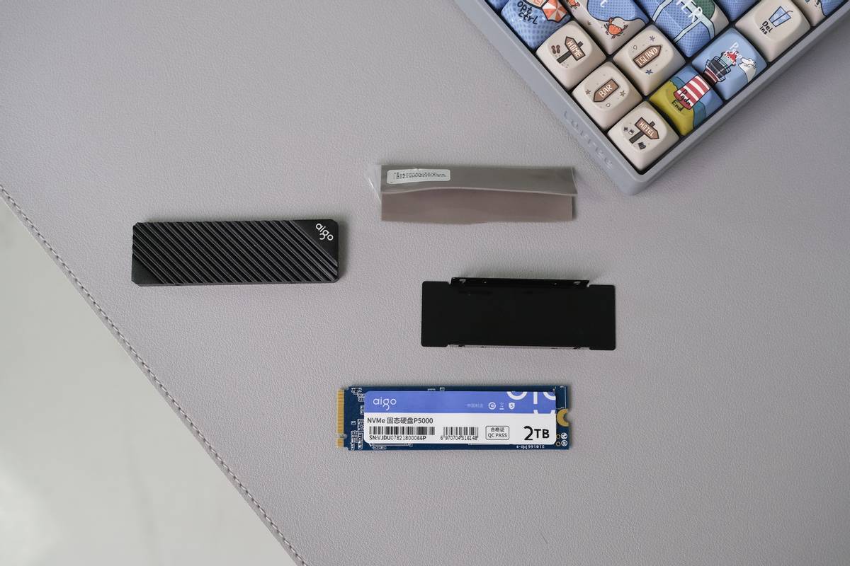 固态硬盘拆解前后对比,固态硬盘拆机评测